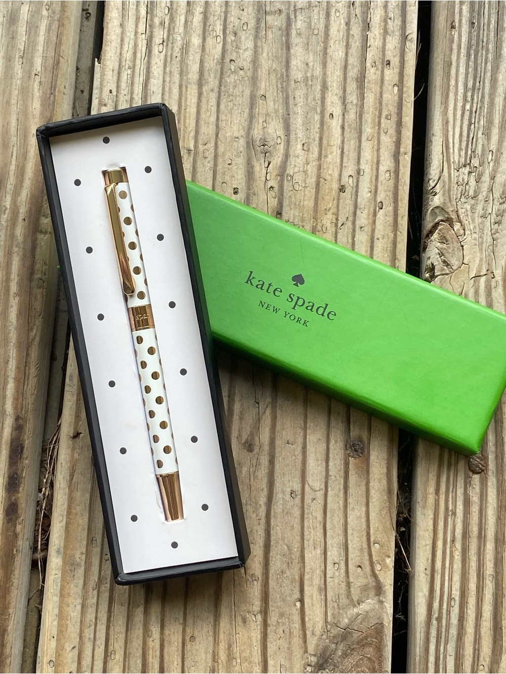 ✨KATE SPADE- Gold Polka Dot Ballpoint Pen